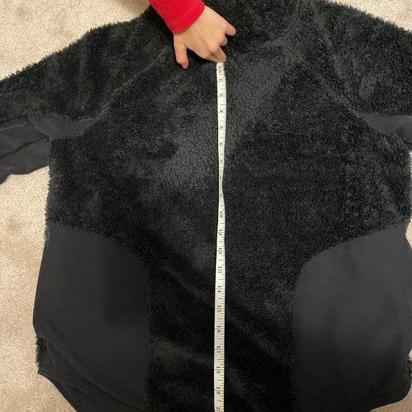 Nike Women's CJ5758-010 Sherpa Therma Fleece Training Sweater Size Small Black - Picture 8 of 9